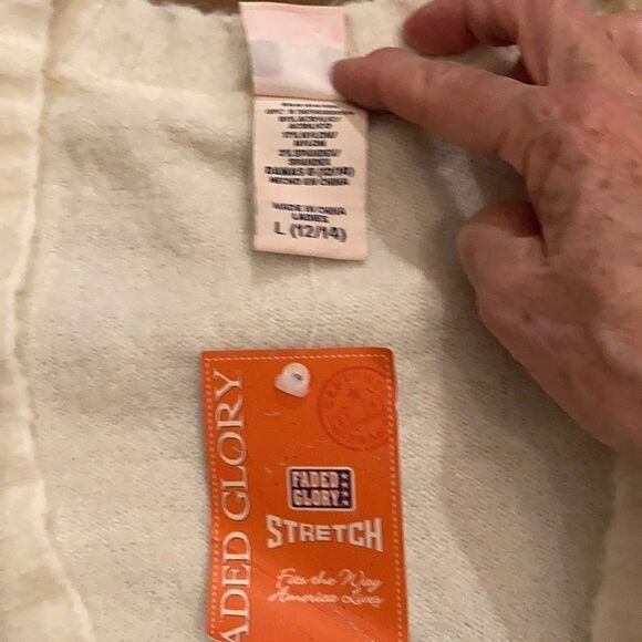 Faded glory NWT size large  beautiful cream cardigan with jeweled clasp - Picture 8 of 11